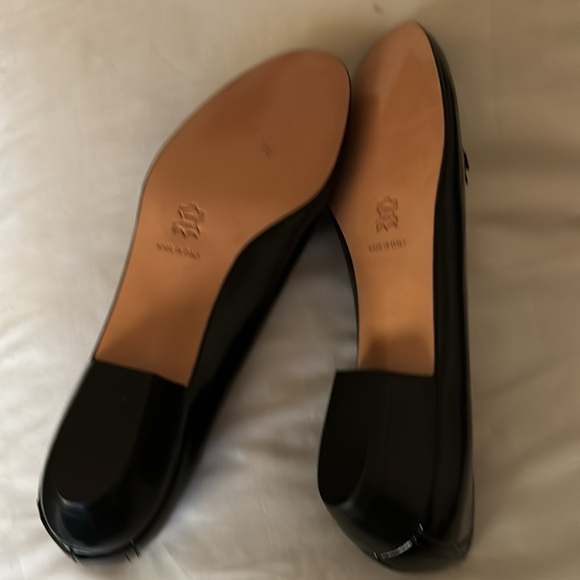VERY GENTLY WORN BLACK FERRAGAMO LOAFERS— SIZE 7 AA - Picture 6 of 7